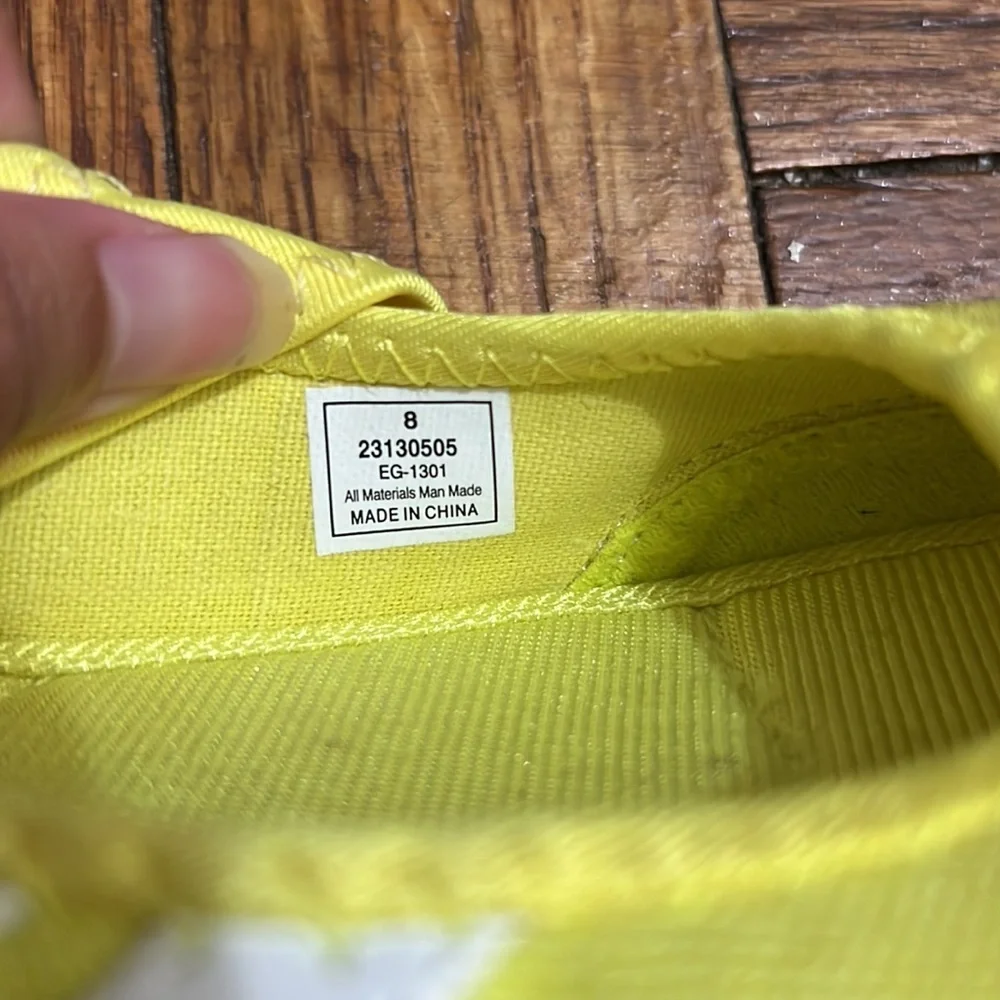 NWOB DKNY yellow shoes size: 8 - Picture 6 of 6